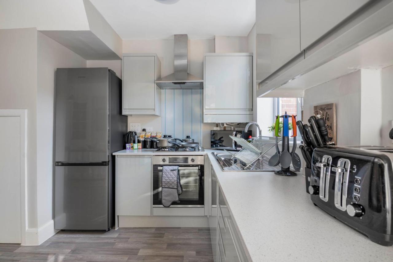 Spacious 3 Bed House, Netflix, Garden, Parking サウサンプトン エクステリア 写真