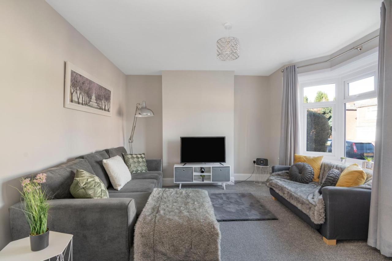 Spacious 3 Bed House, Netflix, Garden, Parking サウサンプトン エクステリア 写真