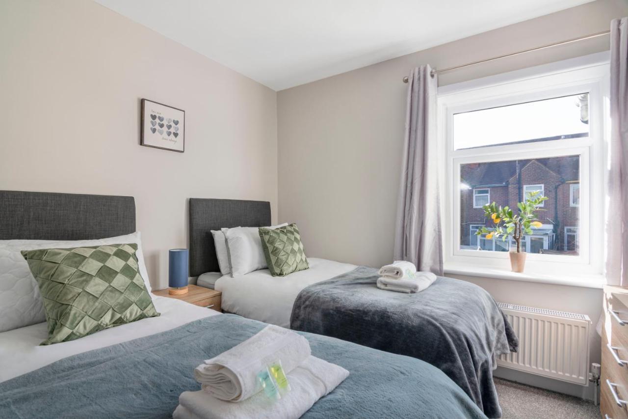 Spacious 3 Bed House, Netflix, Garden, Parking サウサンプトン エクステリア 写真