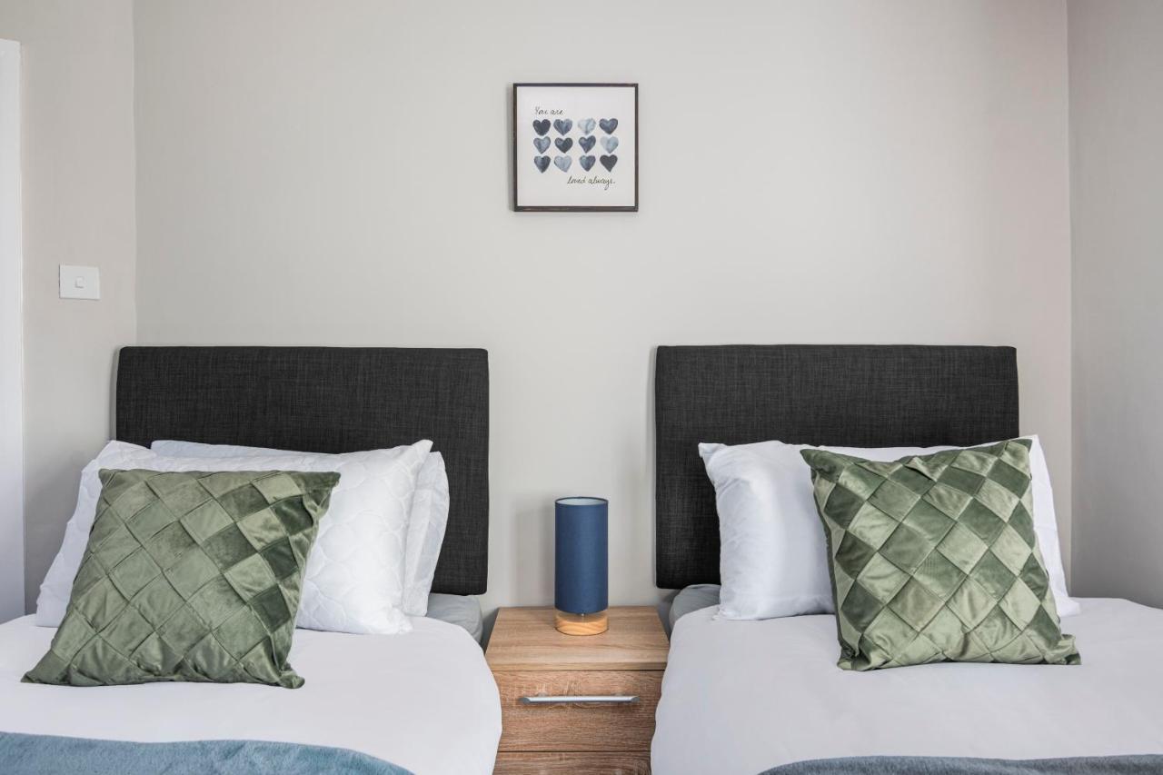 Spacious 3 Bed House, Netflix, Garden, Parking サウサンプトン エクステリア 写真